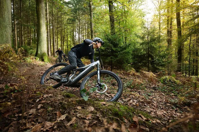 Bicicleta Focus Jam2 6.8 800WH Gris 2026 - Imagen 5